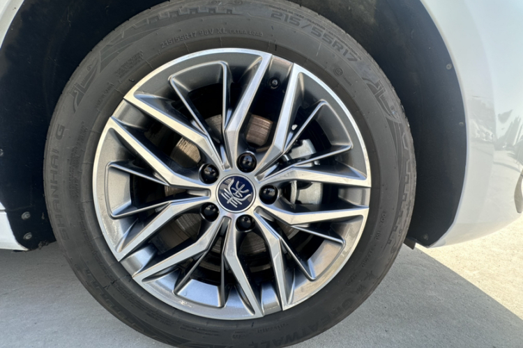 比亚迪 秦PLUS 2024款 荣耀版 EV 510KM领先型车身外观6006