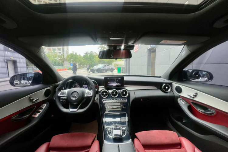 奔驰C级 2017款 改款 C 200 运动版中控内饰7001