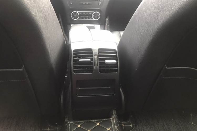 奔驰GLK级 2013款 改款 GLK 300 4MATIC 时尚型中控内饰7010