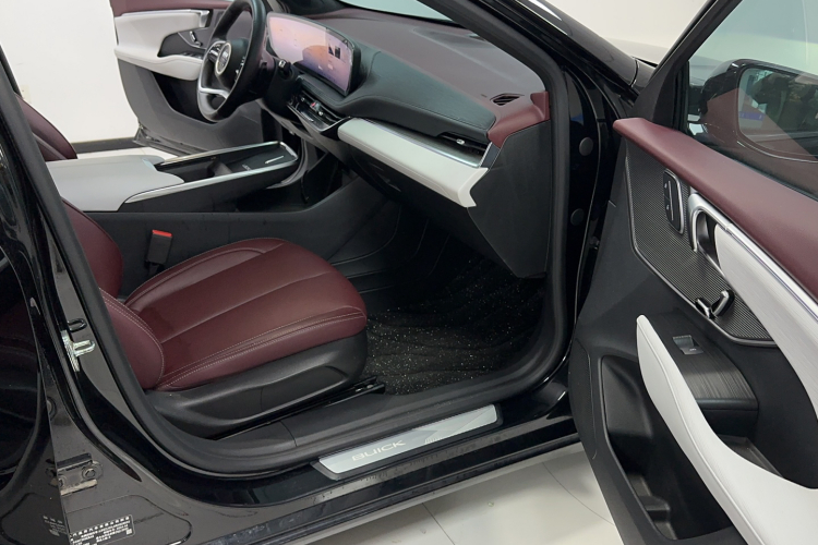 别克 君越 2024款 28T 越尊版中控内饰7003