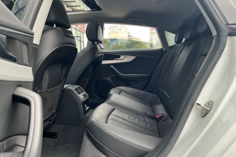 奥迪A5 2017款 Sportback 40 TFSI 时尚型中控内饰7006