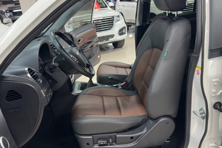 哈弗H5经典 2018款 经典版 2.0T 柴油 手动四驱尊贵型局部细节19