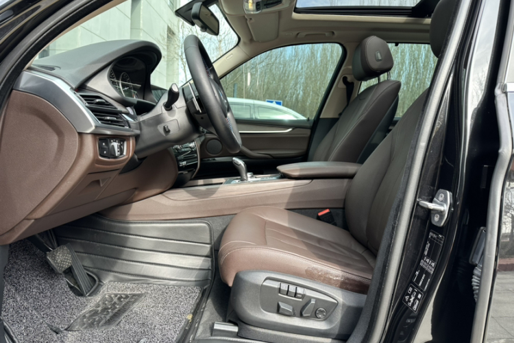 宝马X5(进口) 2014款 xDrive35i 领先型局部细节19