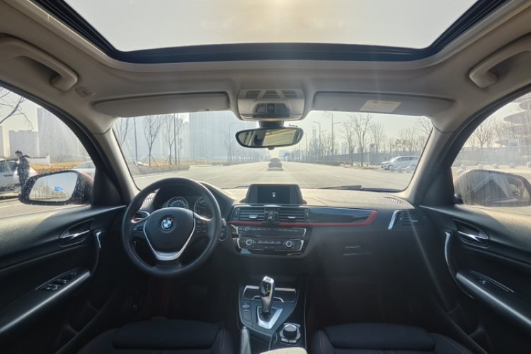 宝马1系(进口) 2018款 118i 运动设计套装中控内饰7004