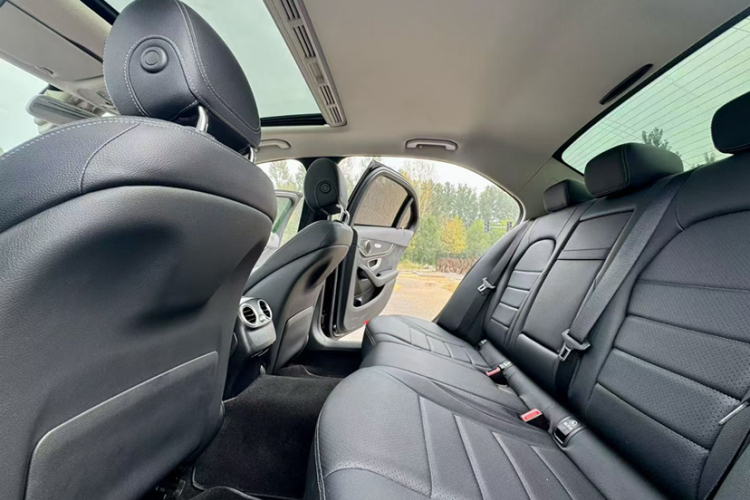 奔驰C级 2018款 C 180 L 时尚型运动版车身外观6007