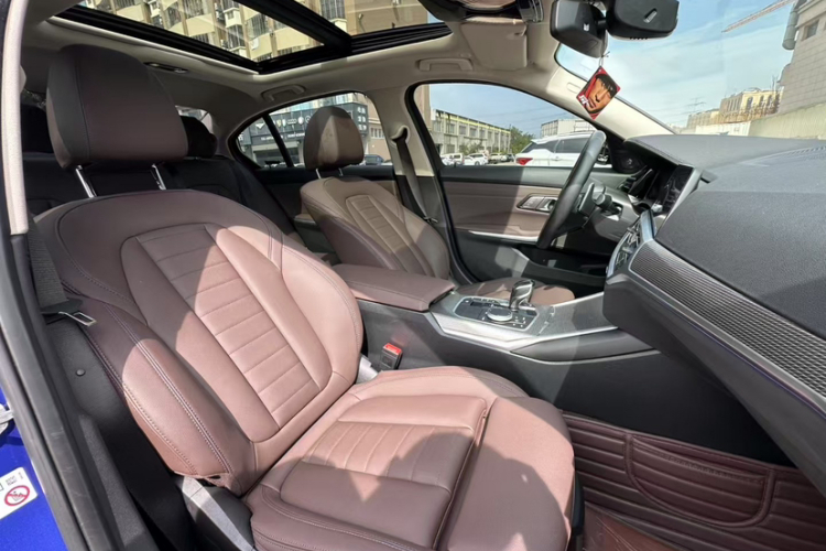 宝马3系 2020款 改款 325Li M运动曜夜套装中控内饰7004