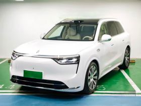 鸿蒙智行 问界M8 2025款 增程 Max+版 53.4kWh 6座版