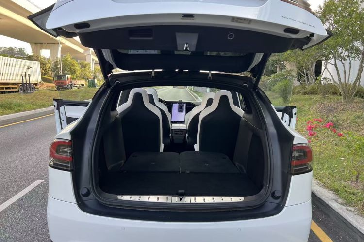 特斯拉 Model X 2019款 长续航版中控内饰7006