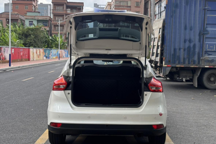 福特 福克斯 2015款 两厢 EcoBoost 180 自动精英型局部细节23