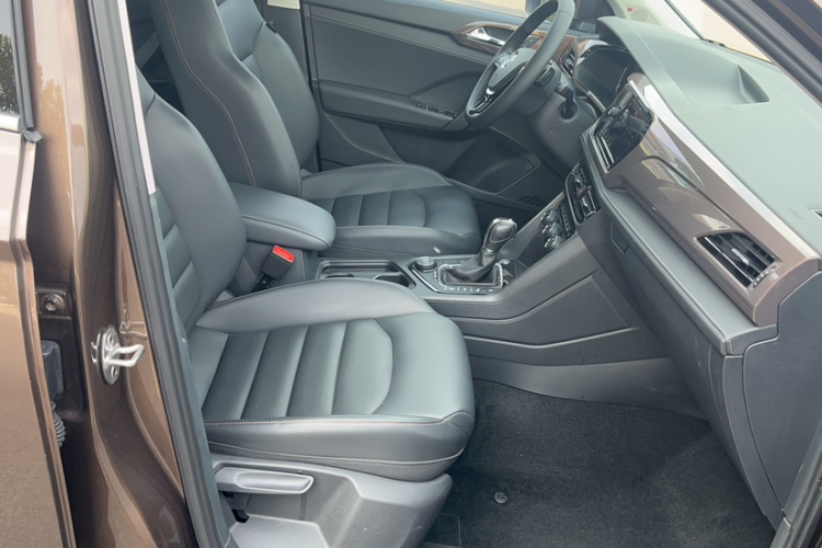 大众 途岳 2019款 330TSI 四驱旗舰版 国VI中控内饰7002