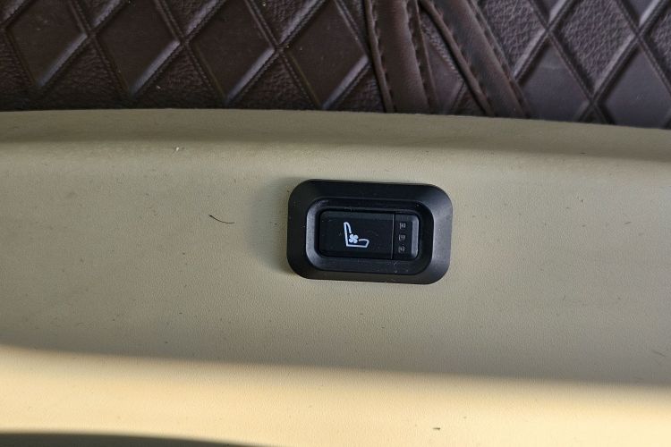 别克GL8 2023款 ES陆尊 尊享型和悦版中控内饰7009