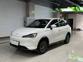 哪吒汽车 哪吒V 2022款 潮 300 Lite 磷酸铁锂