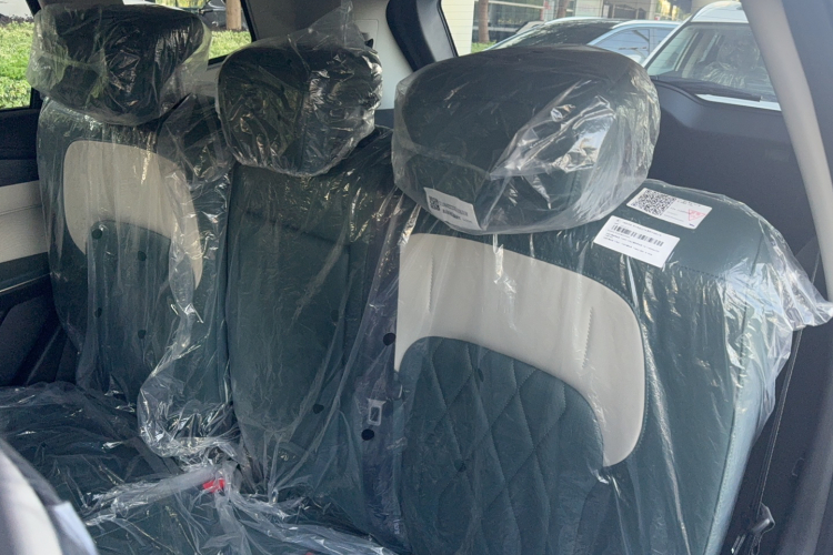 捷途X90 C-DM 2025款 精英版 7座中控内饰7001