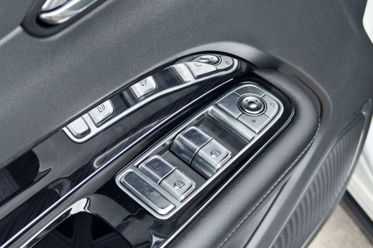 红旗HS3 PHEV 2024款 PHEV 115km 劲为版局部细节9003