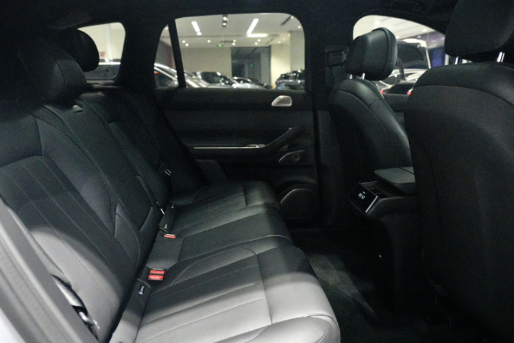 蔚来ES7 2024款 100kWh 签名版中控内饰7002