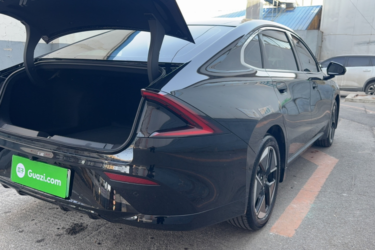 五菱汽车 五菱星光 2025款 610km 智能旗舰型车身外观6009