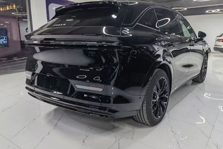 极氪7X 2025款 100kWh 长续航后驱智驾版车身外观6005