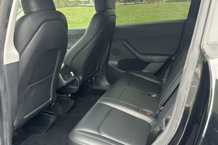 特斯拉 Model Y 2022款 后轮驱动版中控内饰7002