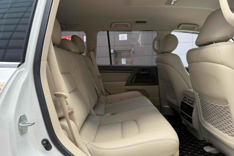 丰田 兰德酷路泽（平行进口）中控内饰7010