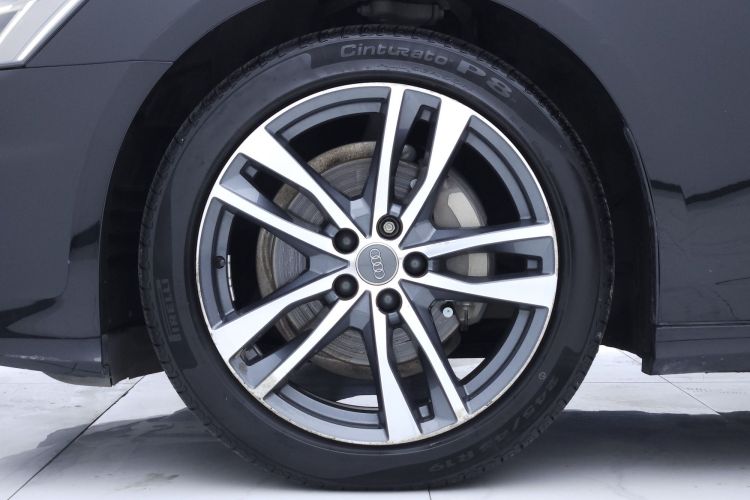 奥迪A6L 2019款 40 TFSI 豪华动感型车身外观6007