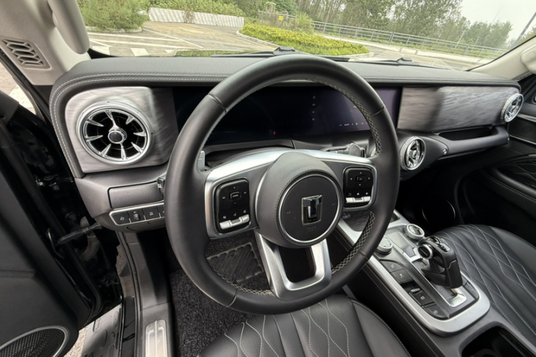 坦克300 2023款 越野版 2.0T 挑战者中控内饰7001