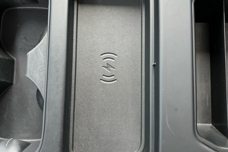 路虎卫士 2023款 90 3.0T P400 XS局部细节9010