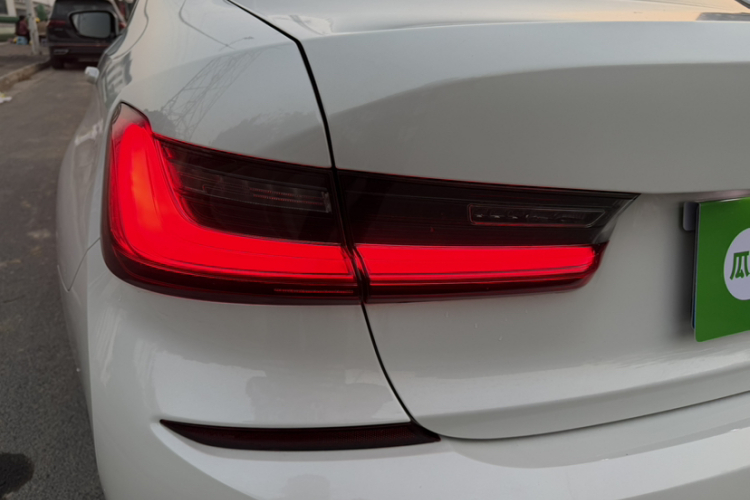 宝马3系 2020款 320Li M运动套装车身外观6010