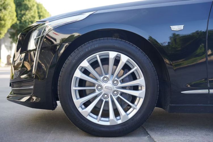 凯迪拉克CT6 2017款 28T 精英型车身外观6011