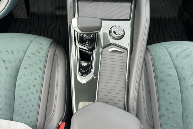 吉利汽车 星越L智擎 2024款 1.5T 天宫版中控内饰7007