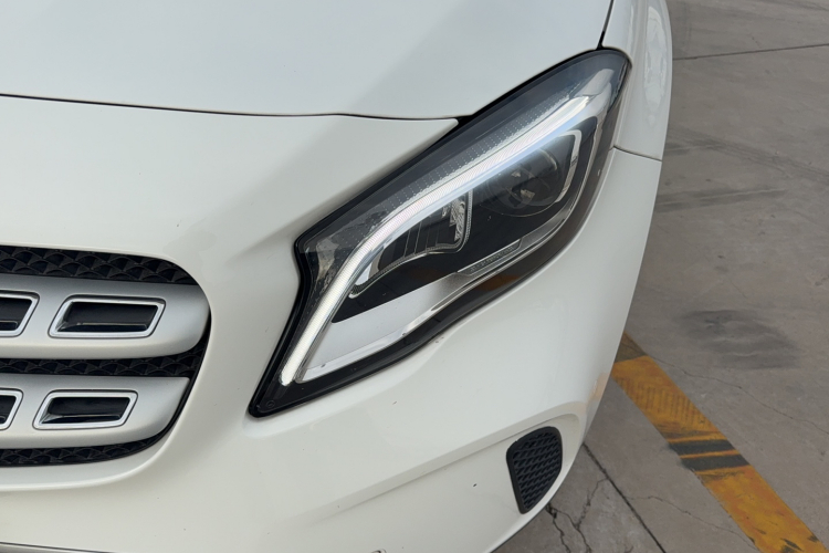 奔驰GLA 2017款 GLA 200 时尚型局部细节36