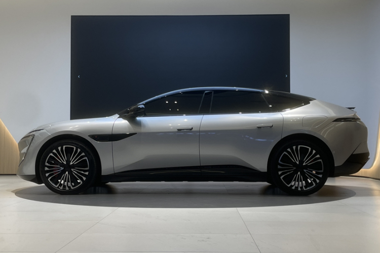 阿维塔12 2025款 Ultra增程版车身外观6004