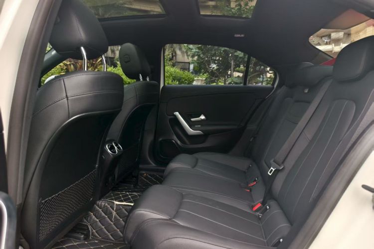 奔驰A级 2021款 A 200 L 运动轿车动感型中控内饰7004