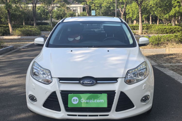 福特 福克斯 2012款 两厢 2.0L 自动豪华运动型车身外观6001