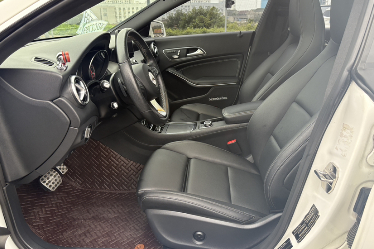 奔驰CLA 2018款 CLA 200 时尚型局部细节19