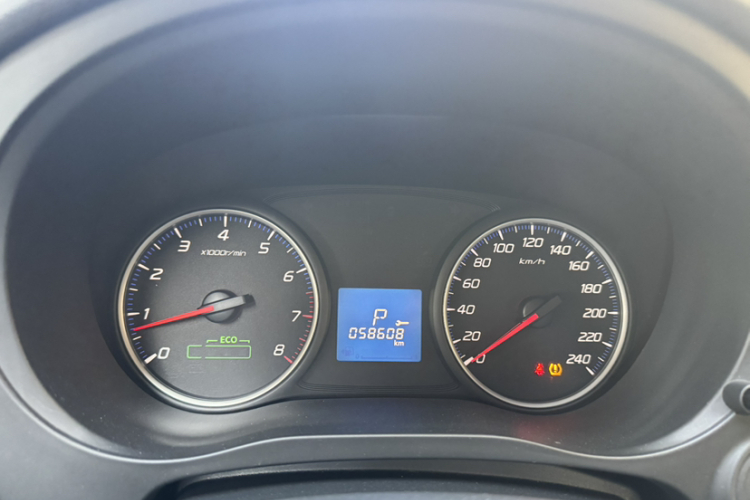 三菱 欧蓝德 2021款 2.0L 两驱畅行版 5座中控内饰15