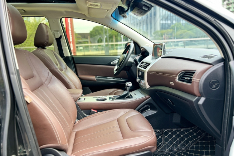 比速汽车 比速T5 2017款 1.5T 自动尊贵型中控内饰7011