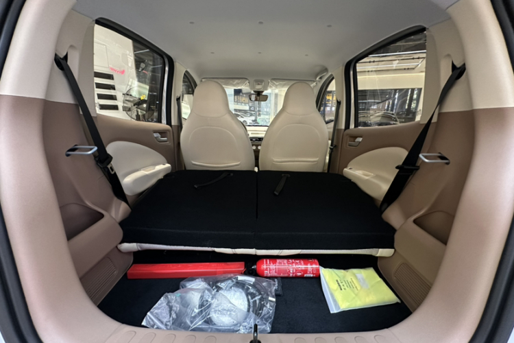 五菱汽车 宏光MINIEV 2025款 四门版 进阶款中控内饰7005