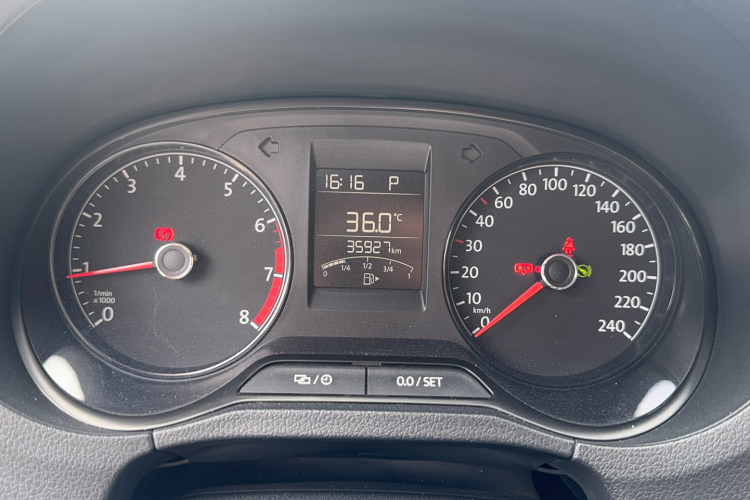 大众 Polo 2016款 1.4L 自动风尚型中控内饰15