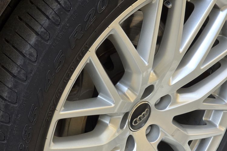 奥迪Q7 2018款 45 TFSI 技术型局部细节9001