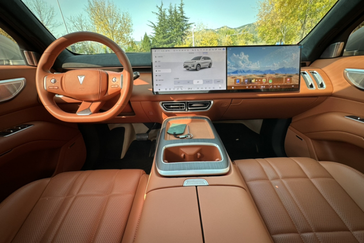 深蓝汽车 深蓝S09 2025款 四驱Ultra+ 高定版中控内饰7001