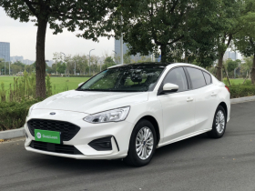 福特 福克斯 2020款 三厢 EcoBoost 180 自动锋潮型