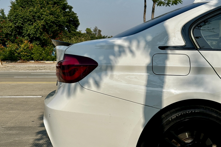 宝马3系 2018款 320Li M运动曜夜版车身外观6002