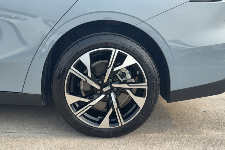 吉利银河 银河L6 2023款 125km 星舰车身外观6007