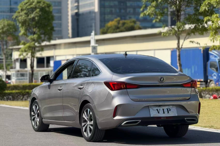 长安 逸动 2020款 PLUS 蓝鲸NE 1.4T GDI DCT旗舰型车身外观6006