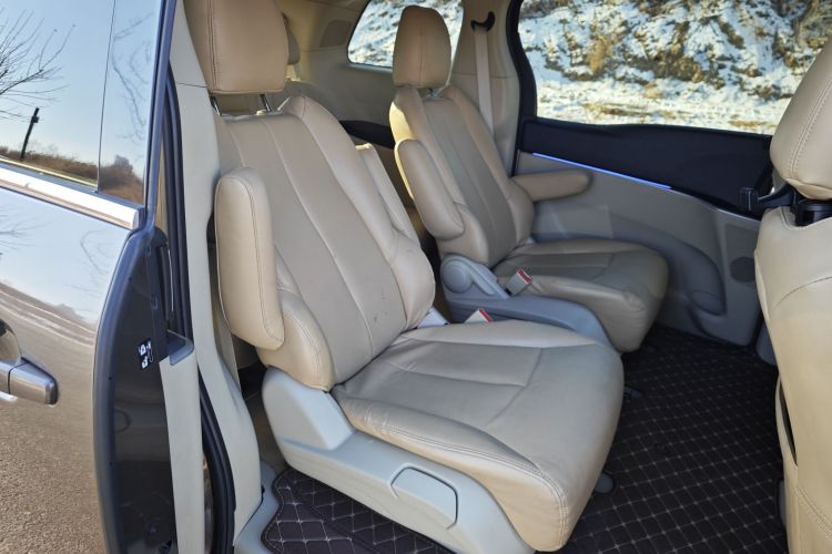 别克GL8 2015款 2.4L 豪华商务尊享版中控内饰7010