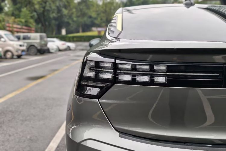 领克05 2022款 2.0TD 两驱耀Halo局部细节9006