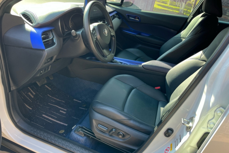 丰田C-HR 2020款 2.0L 领先版中控内饰7004