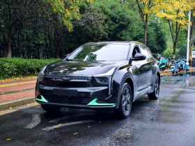 哪吒汽车 2023款 哪吒U-Ⅱ 挑战版 500 磷酸铁锂