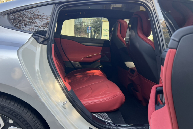 小米汽车 小米SU7 2024款 四驱超长续航高阶智驾Max版中控内饰7005