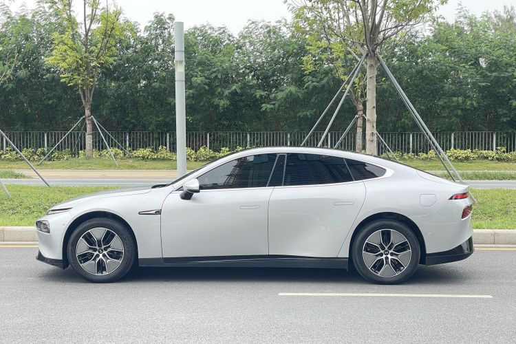 小鹏P7 2023款 P7i 702 Pro车身外观6008